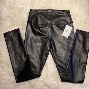 7 for all mankind Black Faux leather legging pants Skinny fit Size small NWT